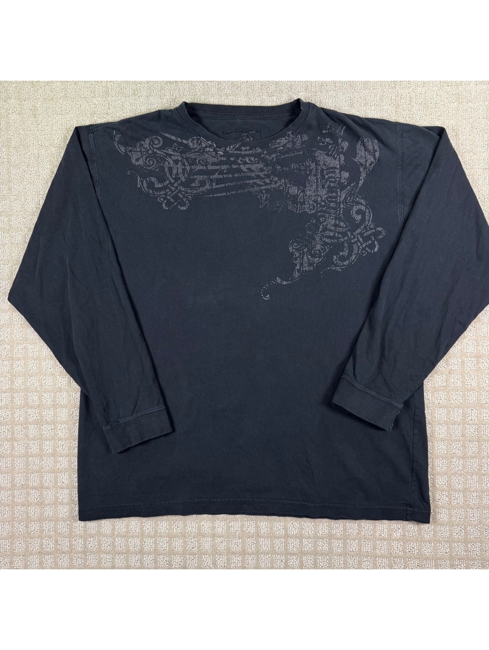 Dark gray graphic long sleeve shirt L